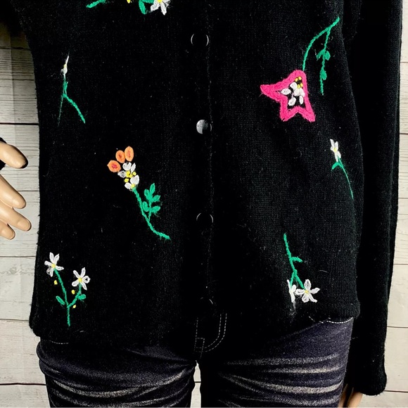 Vintage Floral Embroidered Cardigan Sweater - Picture 7 of 12